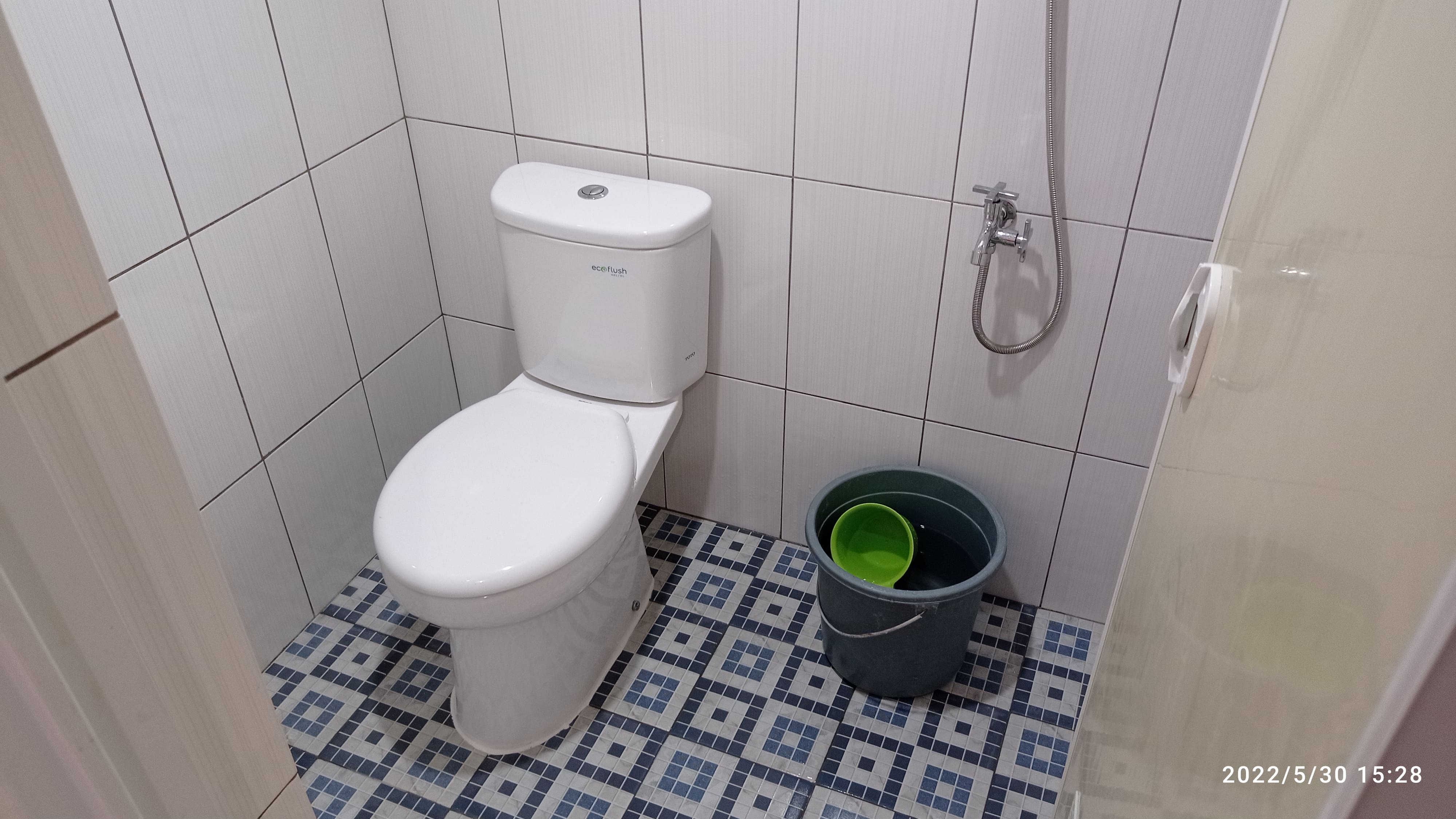 Foto Kamar M (Superior or Economy Room)  Kost Surabaya